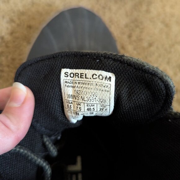 Green Plaid Sorel Out n About Boots - Picture 6 of 6